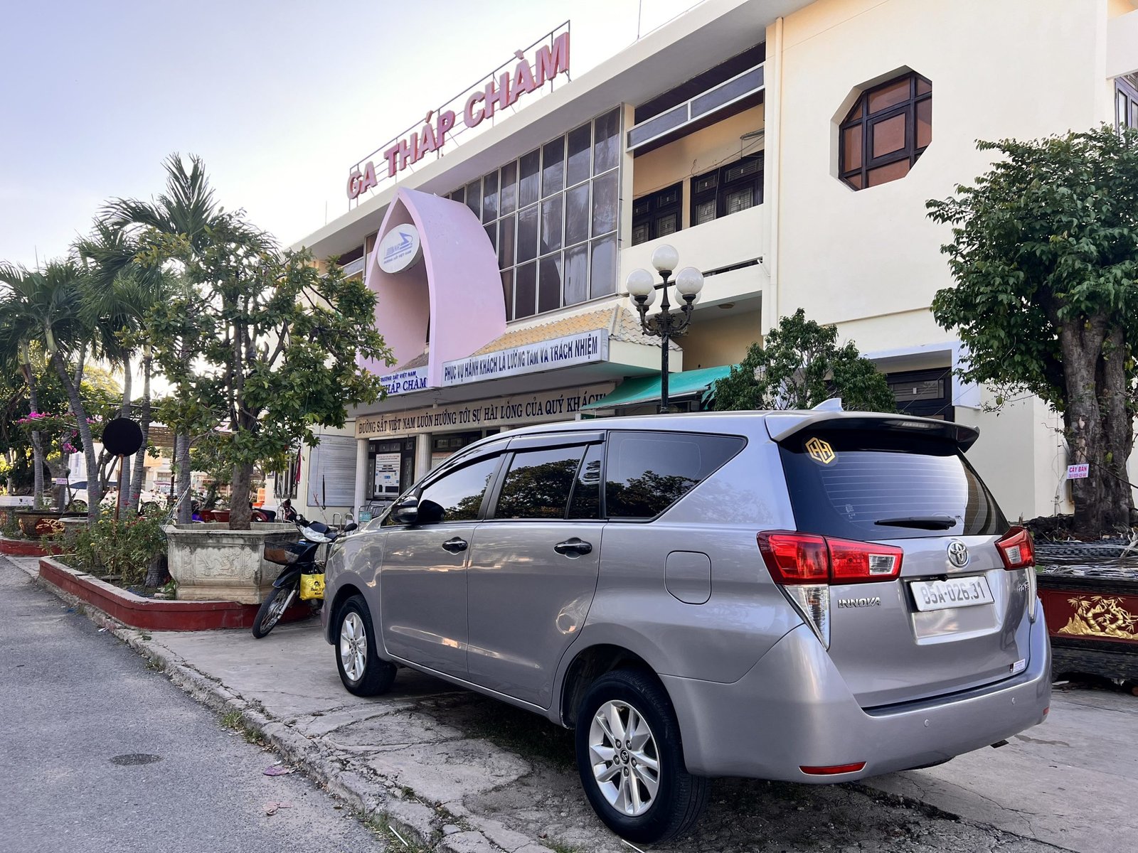 thuê xe đưa đón phan rang đi vĩnh hy