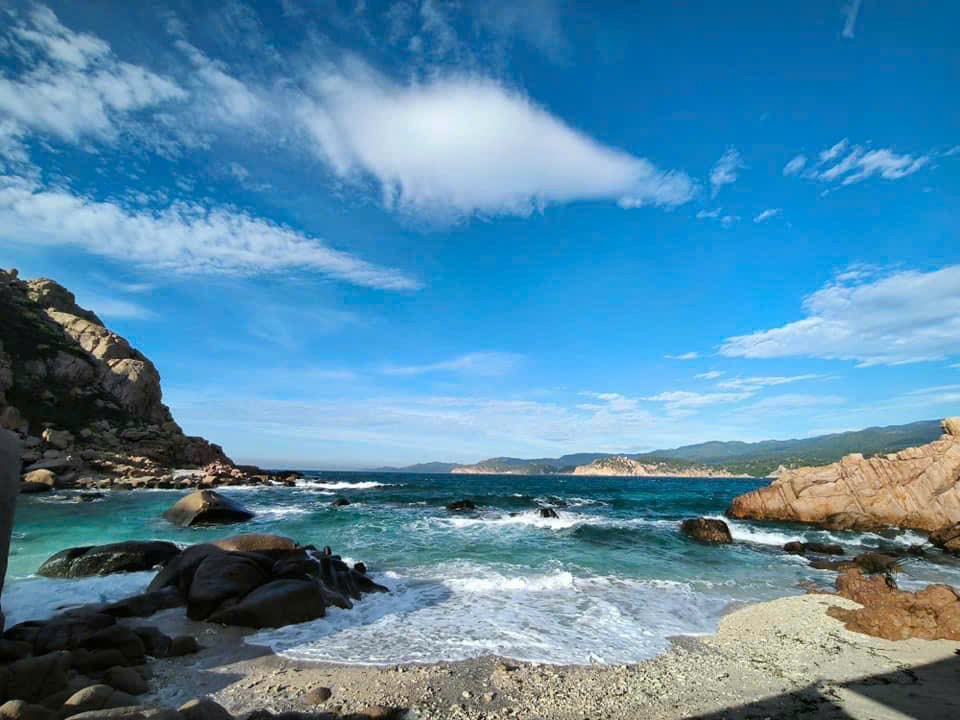 Thuê xe du lịch Ninh Thuận đón tiễn sân bay, Thuê xe du lịch Ninh Thuận đi Vĩnh Hy, Thuê xe du lịch Ninh Thuận đi Mũi Dinh, Thuê xe du lịch Ninh Thuận đi Tháp Chàm, Thuê xe du lịch Ninh Thuận đi vườn nho, Thuê xe du lịch Ninh Thuận đi biển, Thuê xe du lịch Ninh Thuận đi các tỉnh lân cận