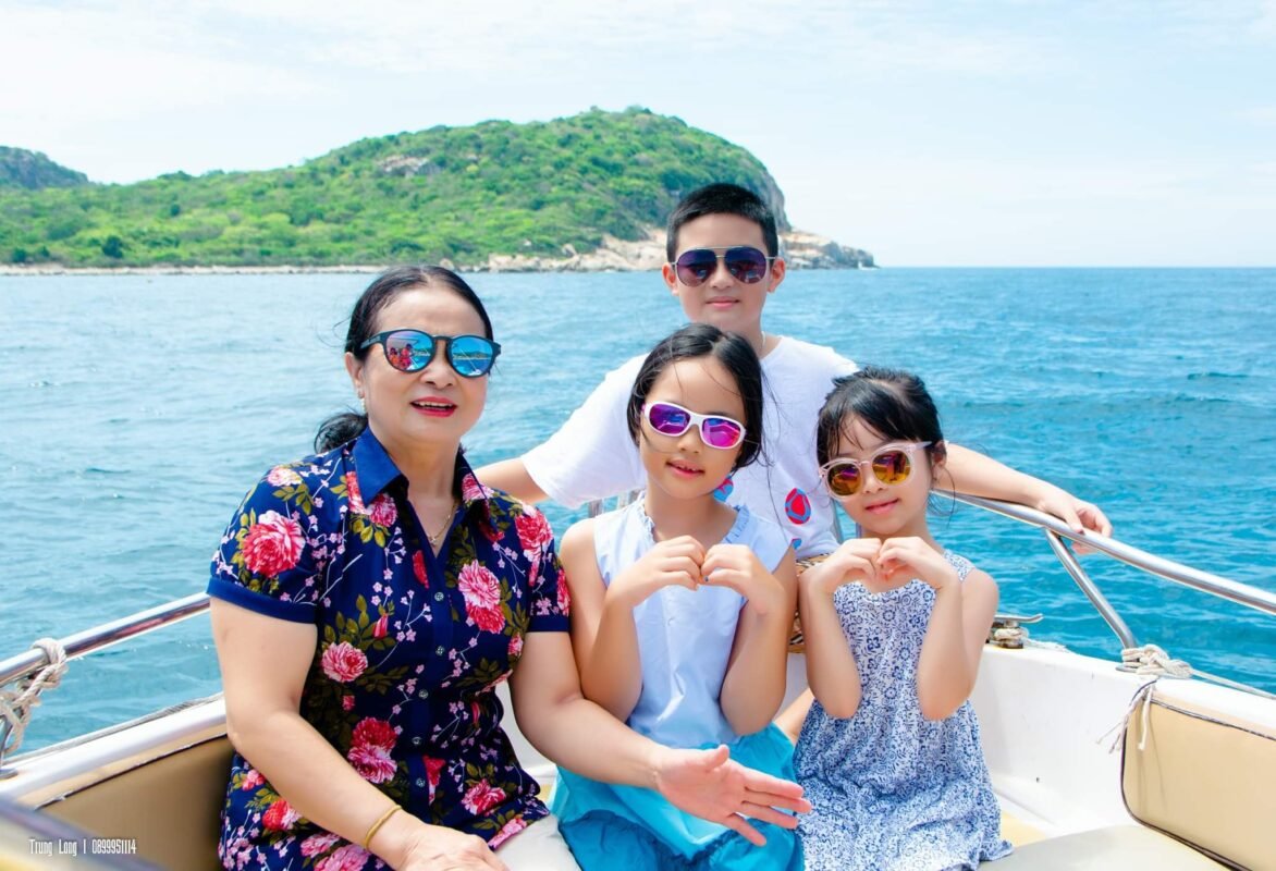 Tour cano Vĩnh Hy 1 ngày