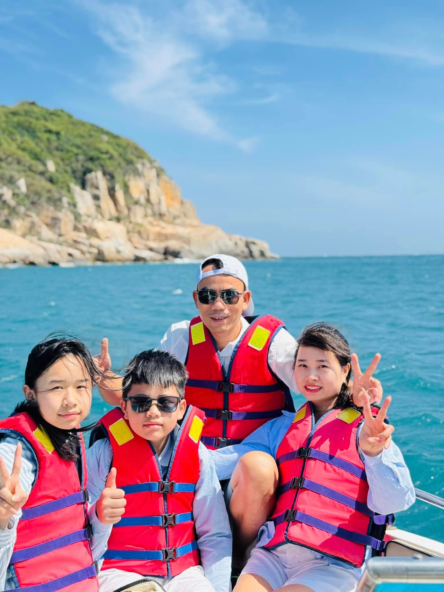 Tour cano Vĩnh Hy 1 ngày